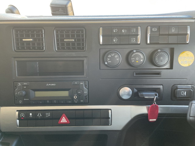 三菱ふそうスーパーグレートアルミウイング大型（10t）[写真31]