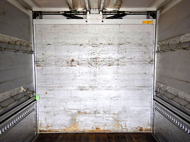 三菱ふそうファイター幌ウイング増トン（6t・8t）[写真11]