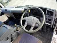 三菱ふそうファイター幌ウイング増トン（6t・8t）[写真13]