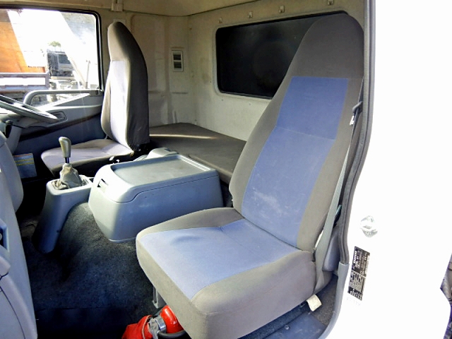 三菱ふそうファイター幌ウイング増トン（6t・8t）[写真14]