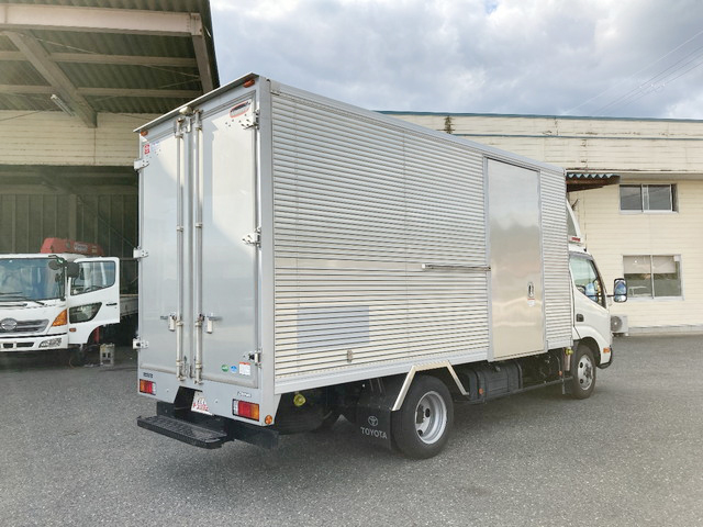 トヨタダイナアルミバン小型（2t・3t）[写真02]