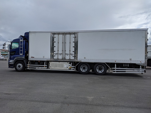 日野プロフィア冷凍車（冷蔵車）大型（10t）[写真11]