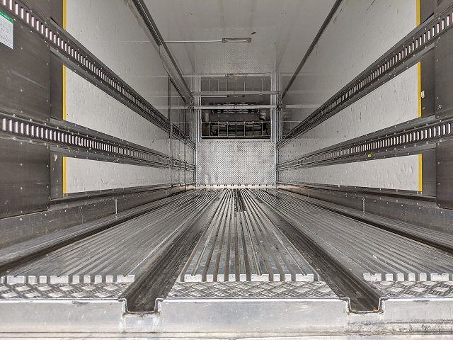 日野プロフィア冷凍車（冷蔵車）大型（10t）[写真08]