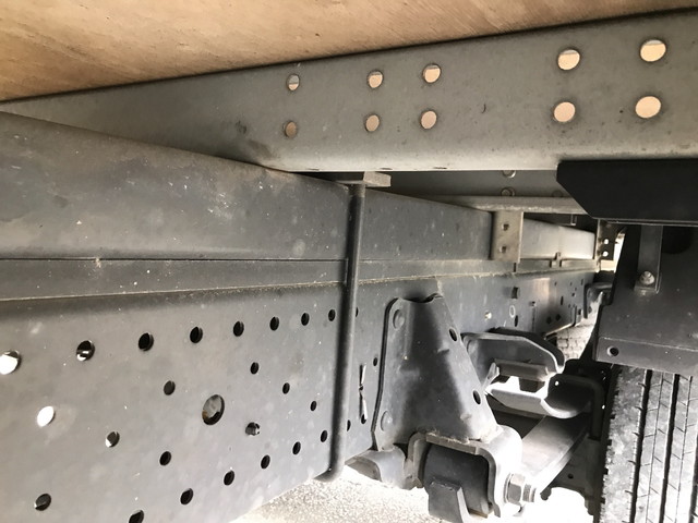 いすゞエルフアルミバン小型（2t・3t）[写真19]