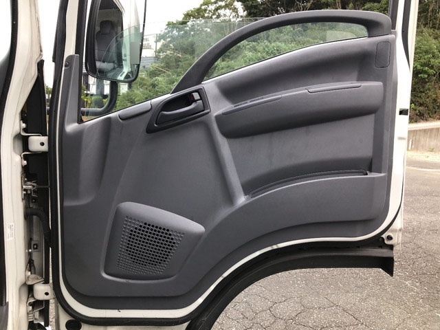 いすゞエルフアルミバン小型（2t・3t）[写真24]