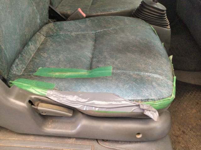 三菱ふそうキャンターダンプ小型（2t・3t）[写真14]