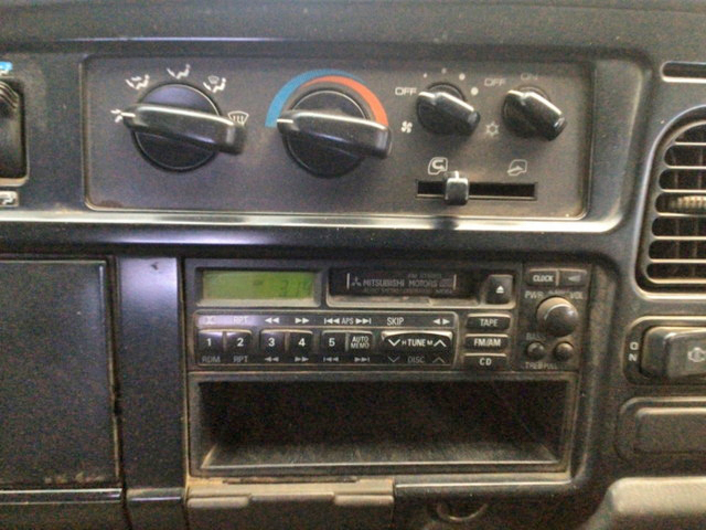 三菱ふそうキャンターダンプ小型（2t・3t）[写真16]