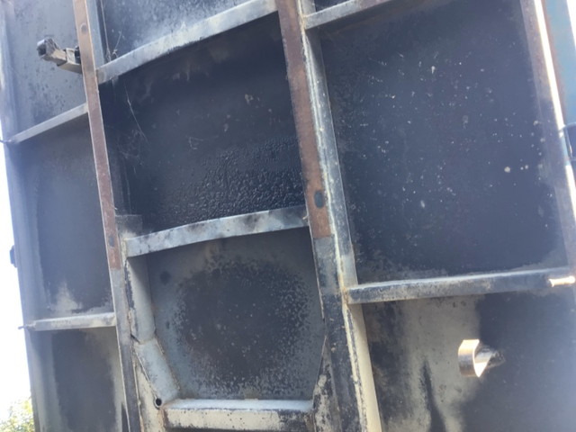 三菱ふそうキャンターダンプ小型（2t・3t）[写真09]