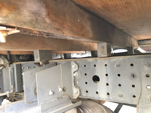 三菱ふそうキャンター平ボディ小型（2t・3t）[写真22]