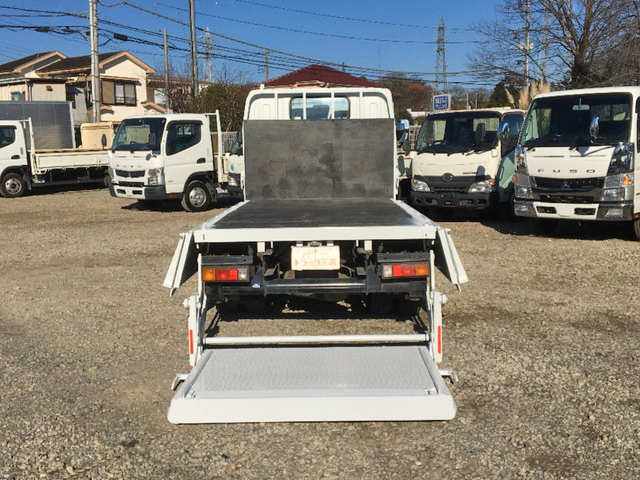 三菱ふそうキャンター平ボディ小型（2t・3t）[写真10]