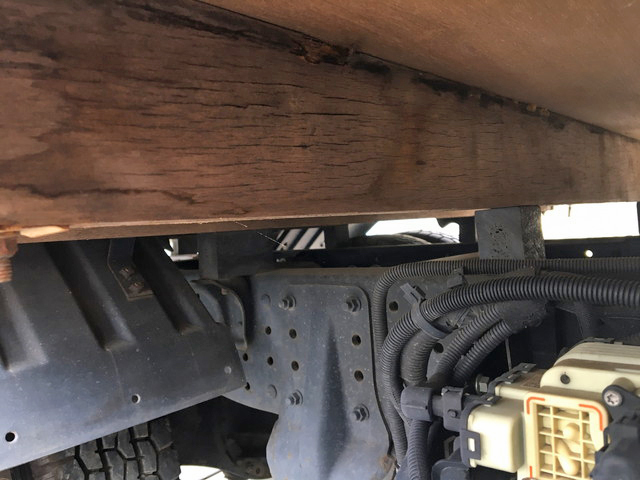 三菱ふそうキャンター平ボディ小型（2t・3t）[写真23]