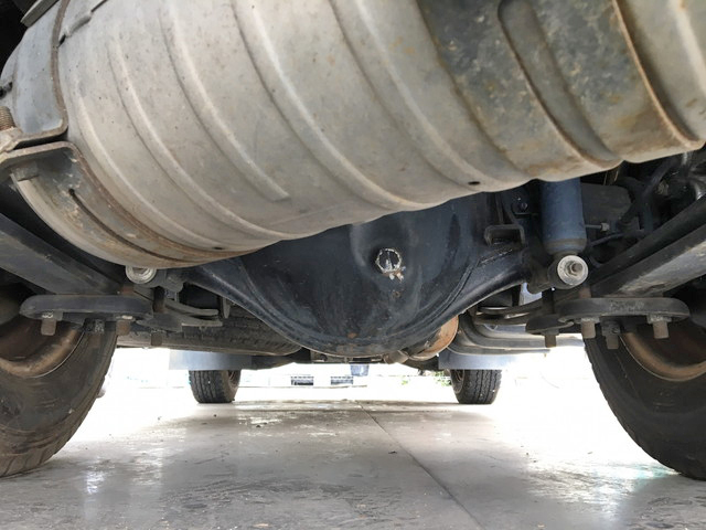 三菱ふそうキャンター平ボディ小型（2t・3t）[写真24]