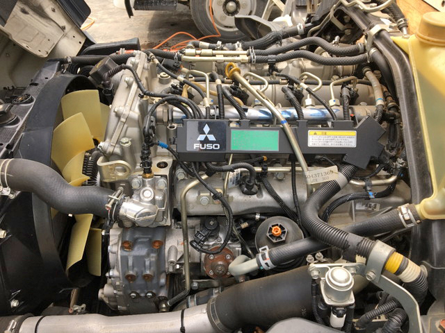 三菱ふそうキャンター平ボディ小型（2t・3t）[写真26]