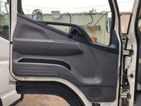 三菱ふそうキャンター平ボディ小型（2t・3t）[写真30]