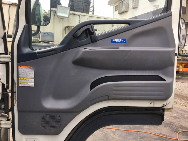 三菱ふそうキャンター平ボディ小型（2t・3t）[写真31]