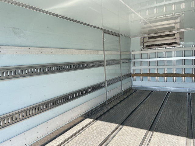 日野レンジャー冷凍車（冷蔵車）中型（4t）[写真12]