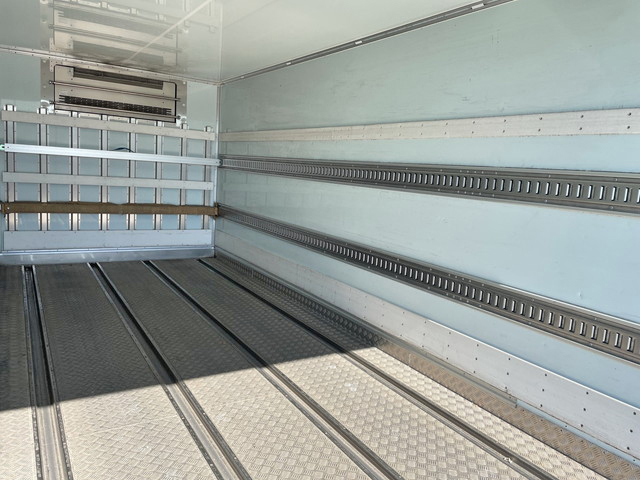 日野レンジャー冷凍車（冷蔵車）中型（4t）[写真13]