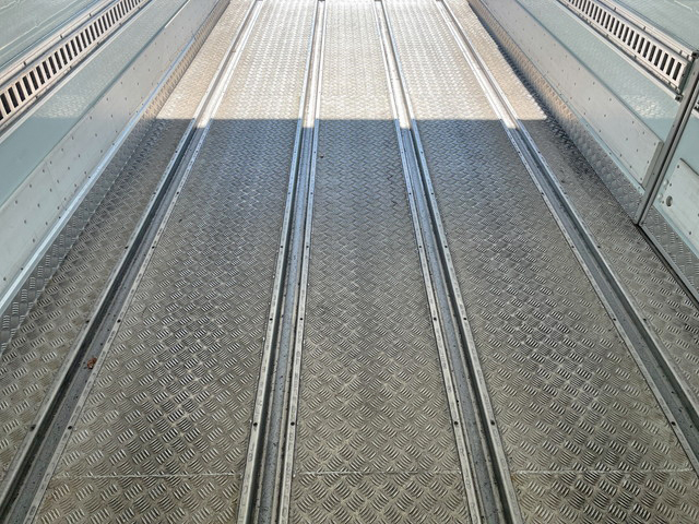 日野レンジャー冷凍車（冷蔵車）中型（4t）[写真14]