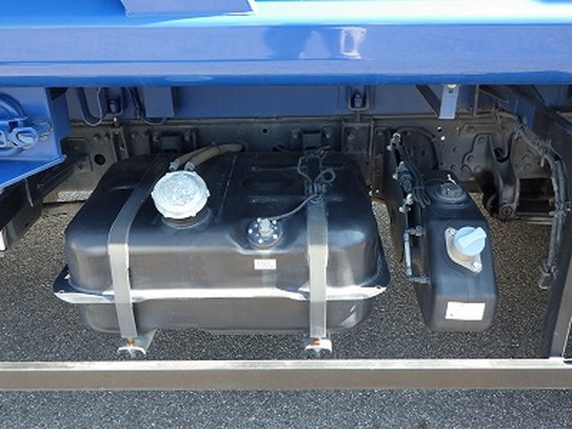 三菱ふそうファイターパッカー車（塵芥車）中型（4t）[写真23]