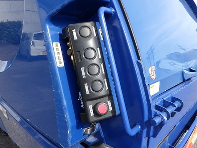 三菱ふそうファイターパッカー車（塵芥車）中型（4t）[写真25]