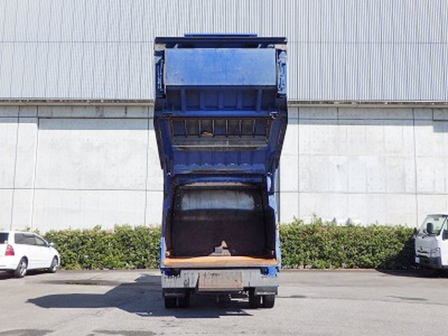 三菱ふそうファイターパッカー車（塵芥車）中型（4t）[写真07]