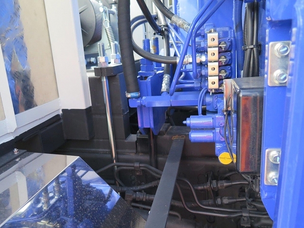 いすゞギガセルフクレーン4段大型（10t）[写真17]