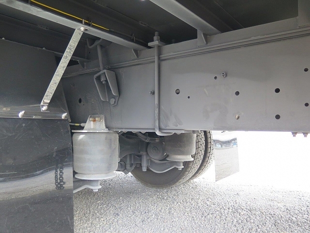 いすゞギガセルフクレーン4段大型（10t）[写真25]