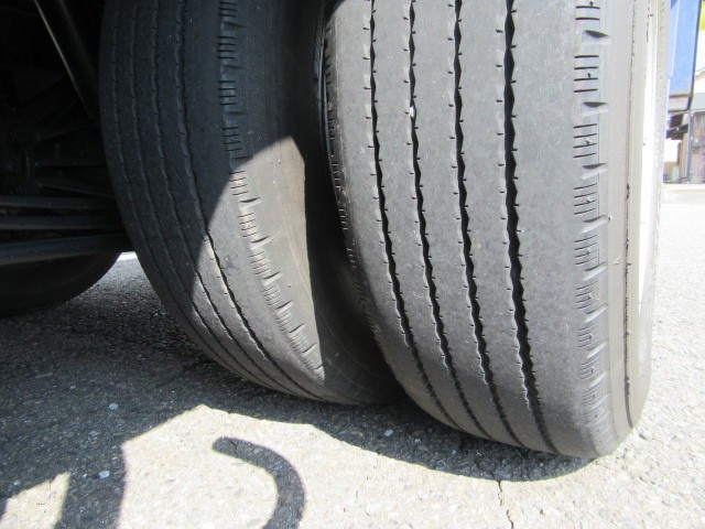 いすゞエルフ冷凍車（冷蔵車）小型（2t・3t）[写真12]