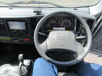 いすゞエルフ冷凍車（冷蔵車）小型（2t・3t）[写真15]