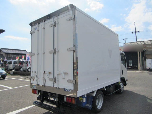いすゞエルフ冷凍車（冷蔵車）小型（2t・3t）[写真02]