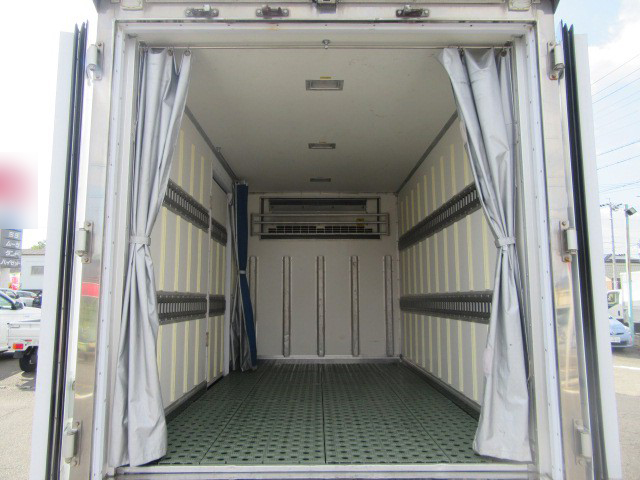 いすゞエルフ冷凍車（冷蔵車）小型（2t・3t）[写真06]