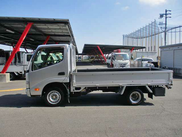 トヨタトヨエース平ボディ小型（2t・3t）[写真05]