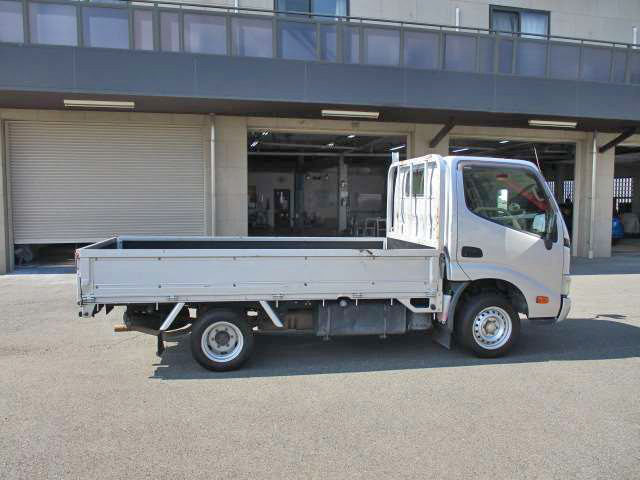 トヨタトヨエース平ボディ小型（2t・3t）[写真06]