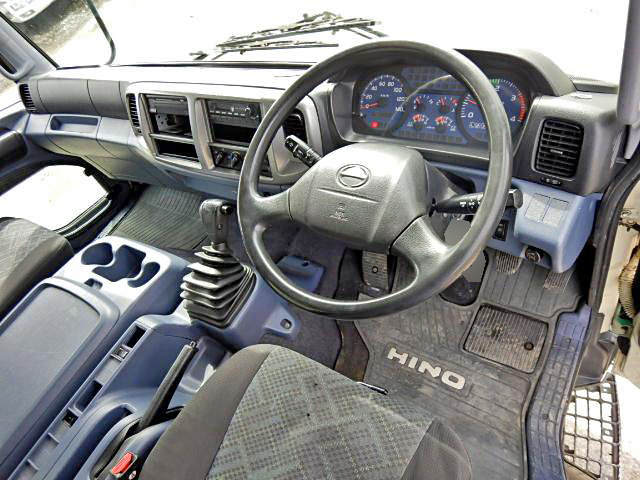 日野レンジャーアルミバン中型（4t）[写真13]