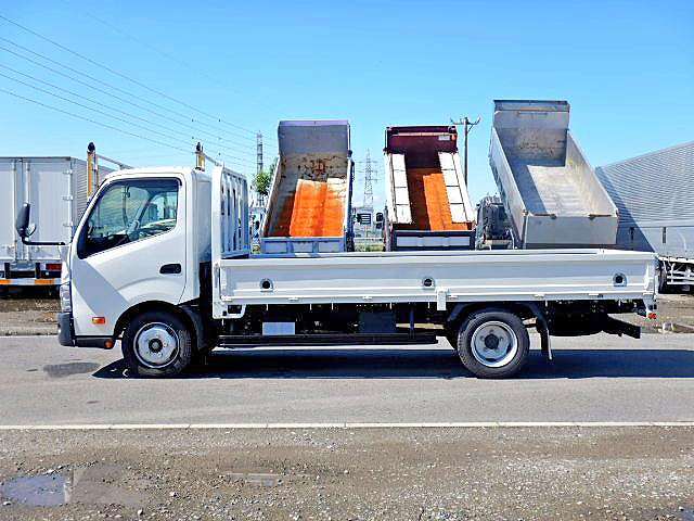 日野デュトロ平ボディ小型（2t・3t）[写真04]