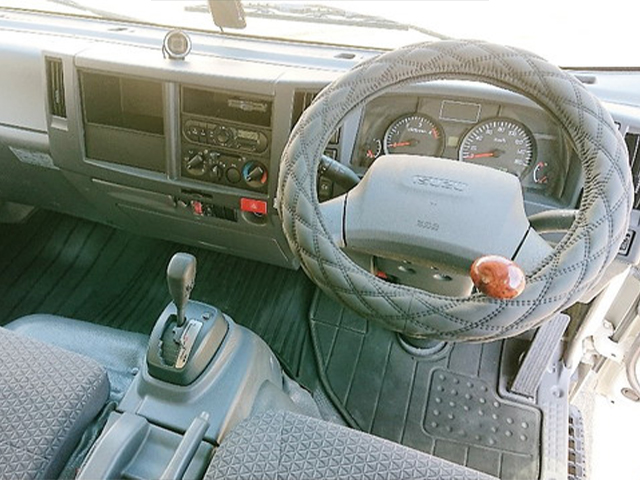 いすゞエルフカーテン車小型（2t・3t）[写真12]