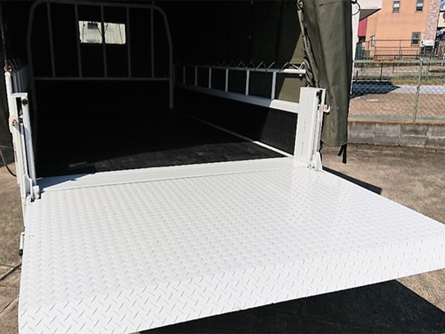 いすゞエルフカーテン車小型（2t・3t）[写真09]