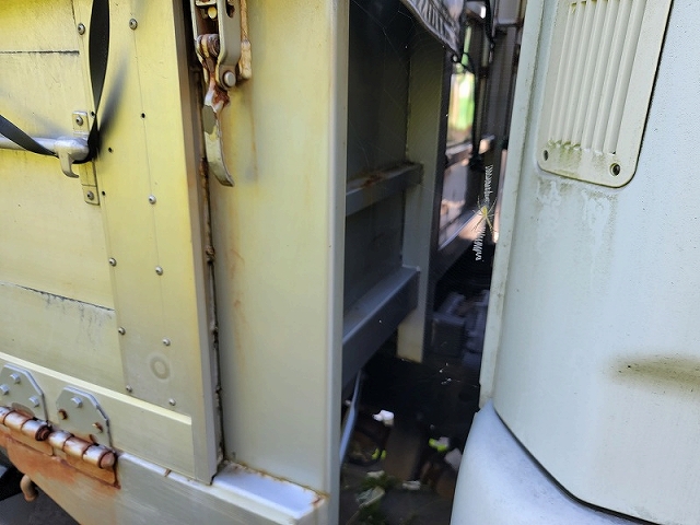 三菱ふそうファイターカーテン車増トン（6t・8t）[写真11]