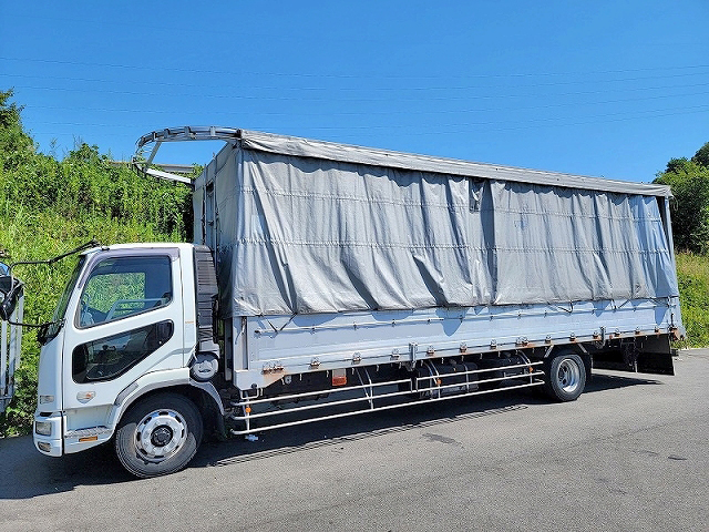 三菱ふそうファイターカーテン車増トン（6t・8t）[写真03]