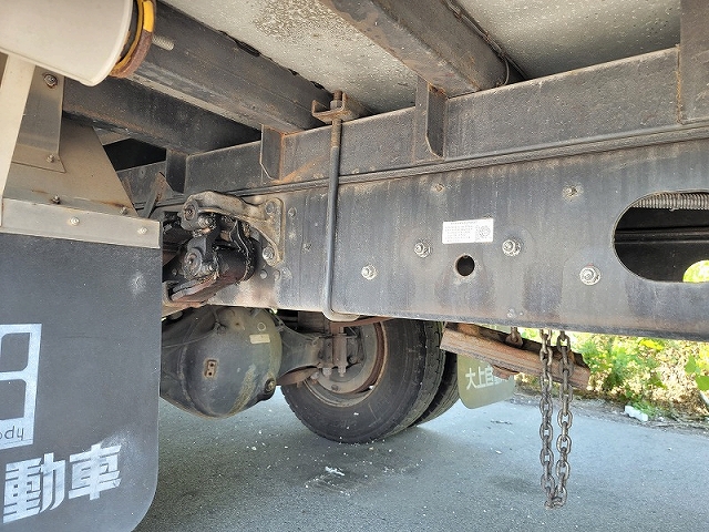 三菱ふそうファイターカーテン車増トン（6t・8t）[写真04]