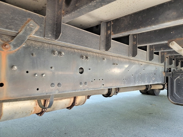 三菱ふそうファイターカーテン車増トン（6t・8t）[写真09]