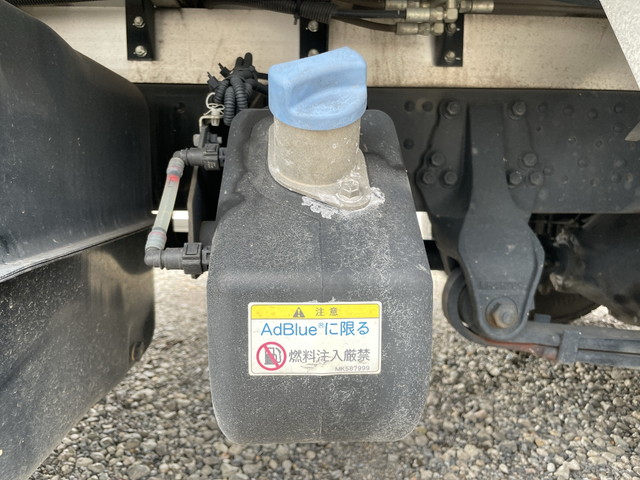 三菱ふそうファイターアルミウイング中型（4t）[写真17]