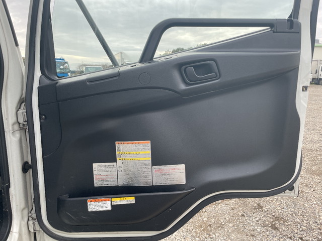 三菱ふそうファイターアルミウイング中型（4t）[写真28]