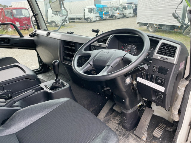 三菱ふそうファイターアルミウイング中型（4t）[写真34]