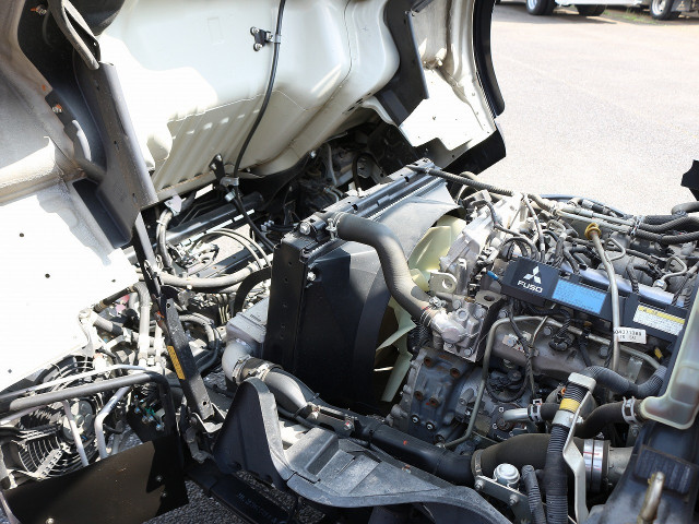 三菱ふそうキャンター平ボディ小型（2t・3t）[写真18]