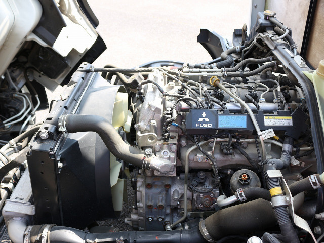三菱ふそうキャンター平ボディ小型（2t・3t）[写真19]