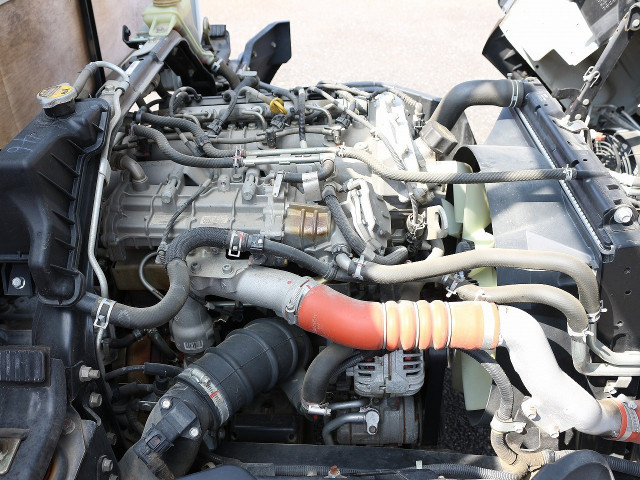 三菱ふそうキャンター平ボディ小型（2t・3t）[写真22]