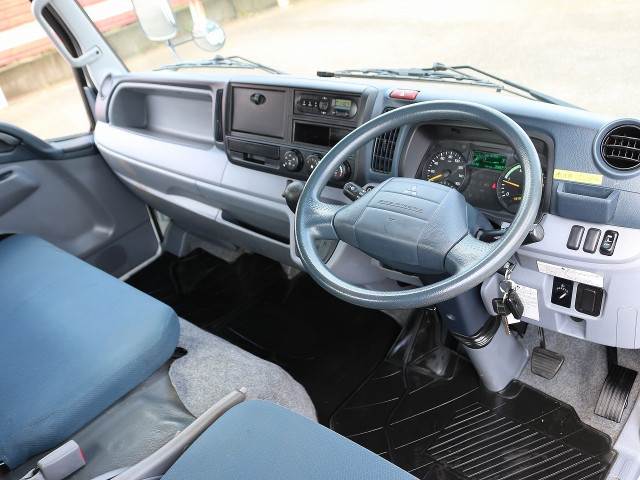 三菱ふそうキャンター平ボディ小型（2t・3t）[写真23]
