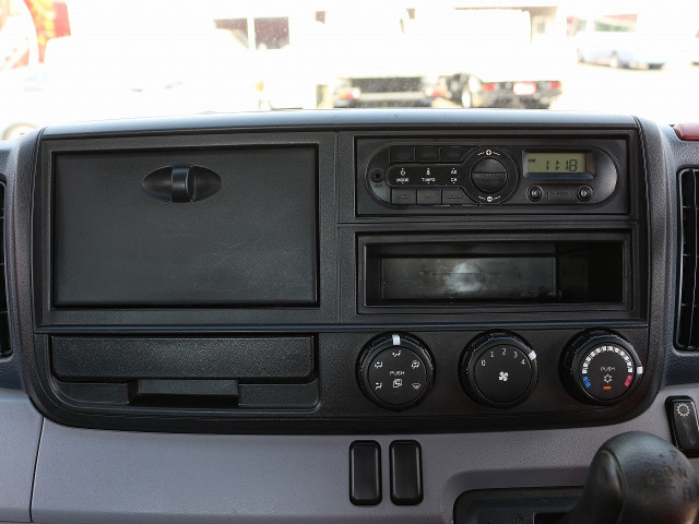 三菱ふそうキャンター平ボディ小型（2t・3t）[写真30]