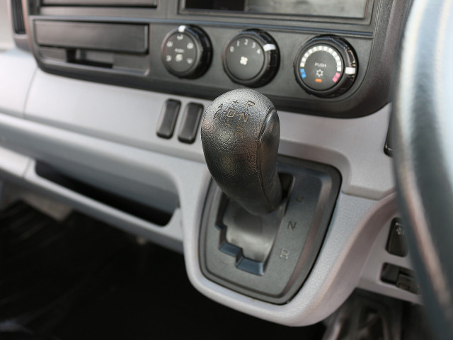 三菱ふそうキャンター平ボディ小型（2t・3t）[写真31]